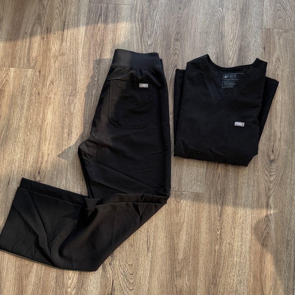 FIGS Womens Black Scrub set- high waisted wide leg pant